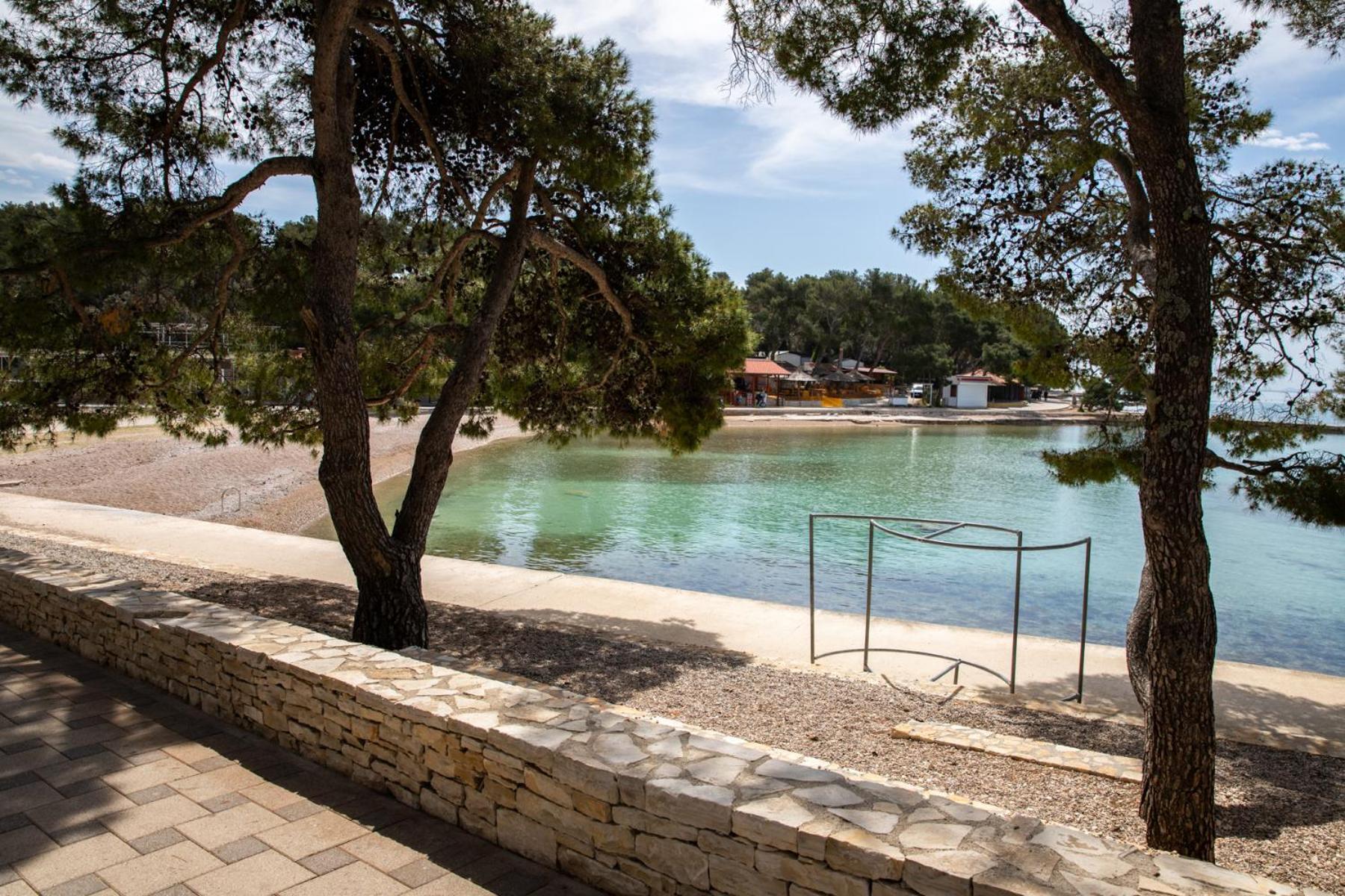 Apartmani Dina Biograd Na Moru Buitenkant foto