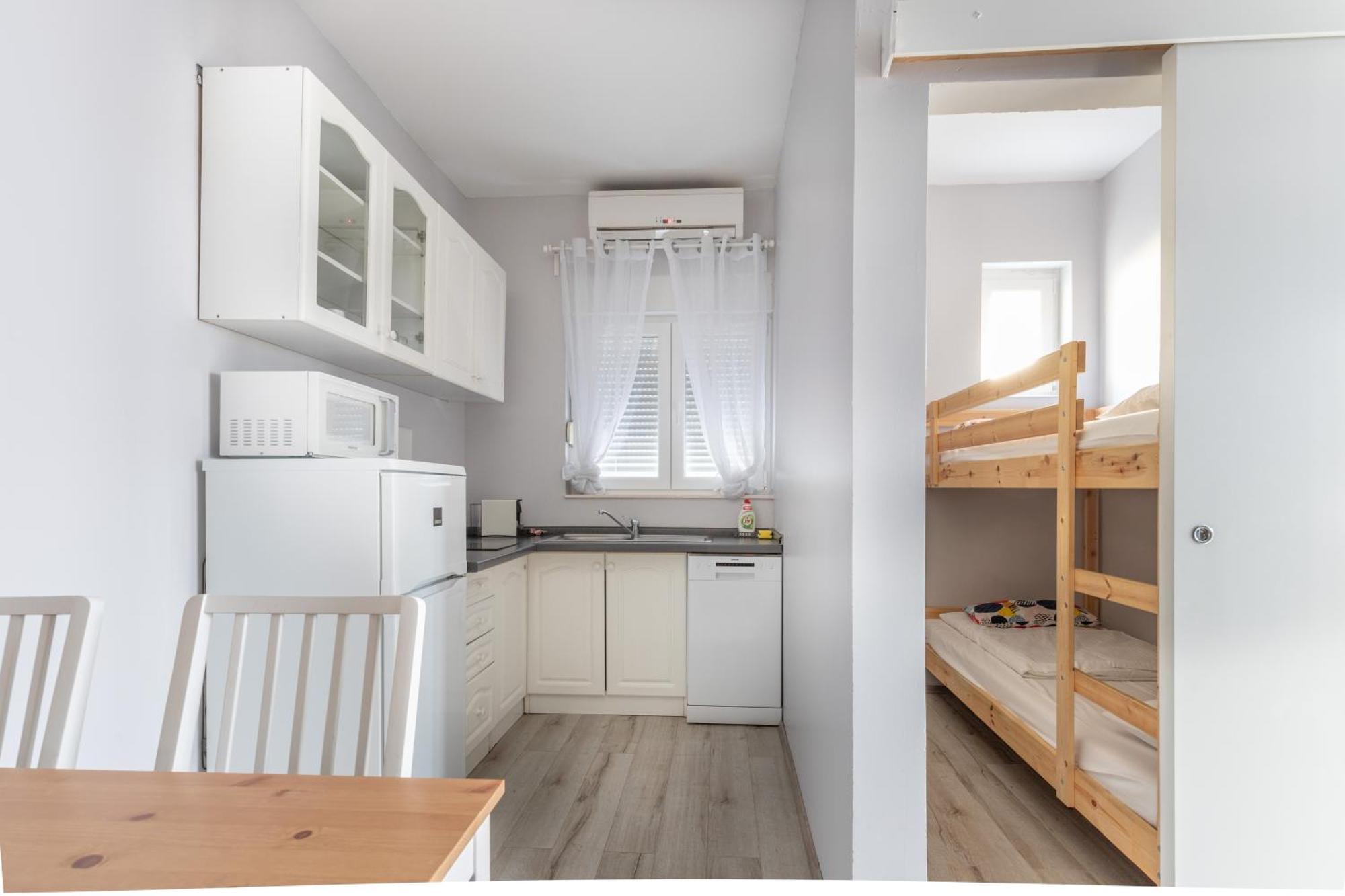 Apartmani Dina Biograd Na Moru Buitenkant foto