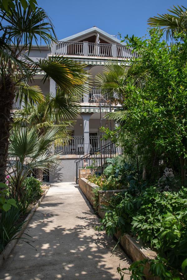 Apartmani Dina Biograd Na Moru Buitenkant foto