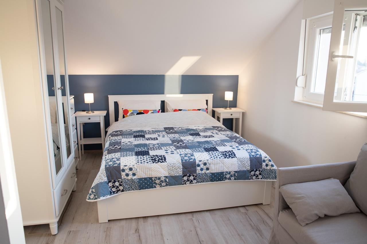 Apartmani Dina Biograd Na Moru Buitenkant foto