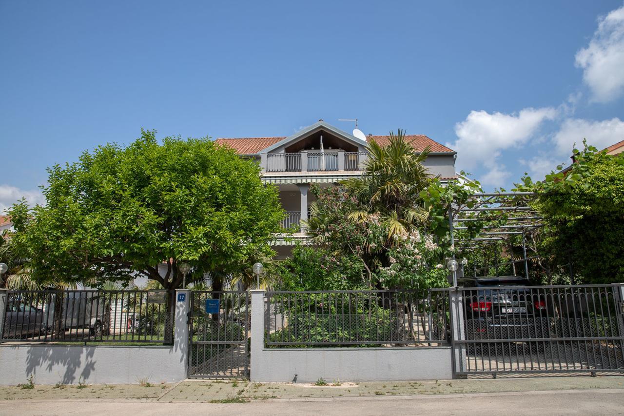 Apartmani Dina Biograd Na Moru Buitenkant foto
