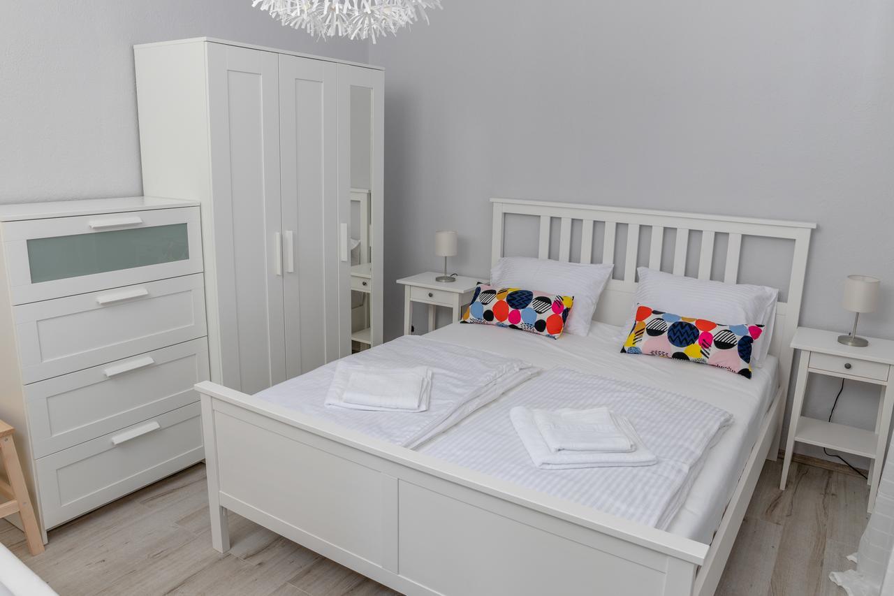 Apartmani Dina Biograd Na Moru Buitenkant foto
